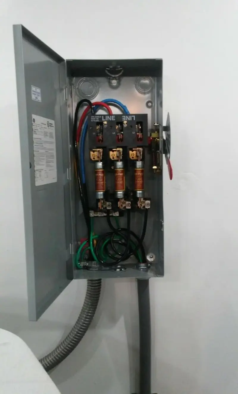 Three-phase disconnect switch installed for Smoke Detector Installation in Alameda